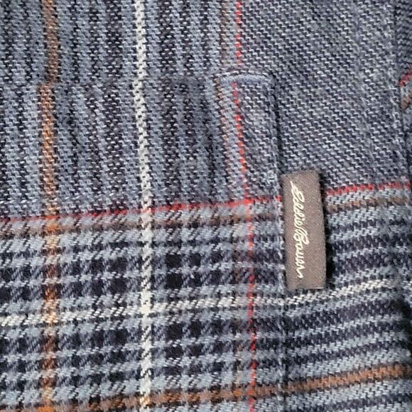 Men's Size Small Eddie Bauer Long Sleeve Flannel Blue Plaid - Picture 2 of 4